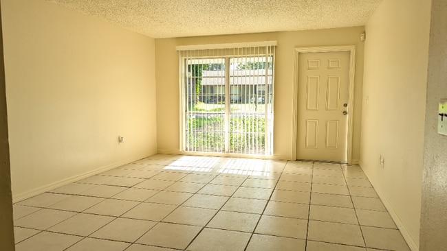 Building Photo - 4529 Ballentine Ct