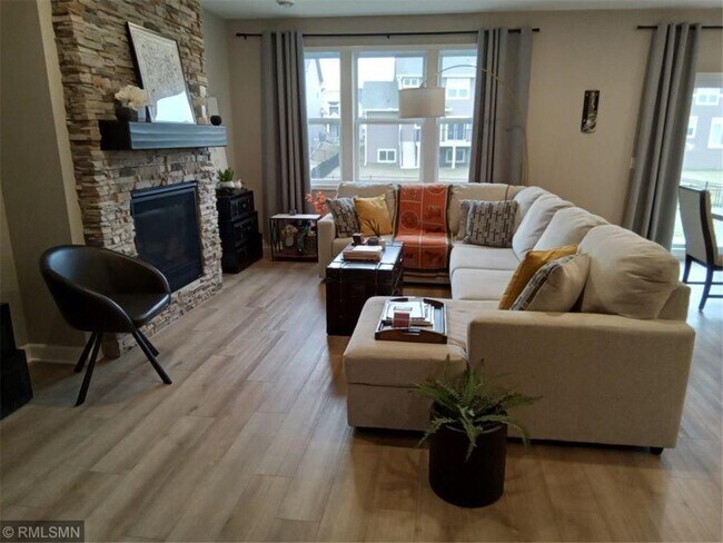 Foto del edificio - 10967 Harbor Ln N