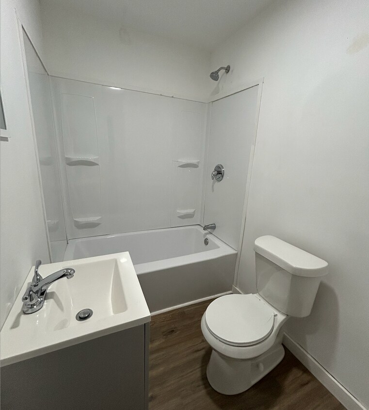 Building Photo - 500 22nd St E