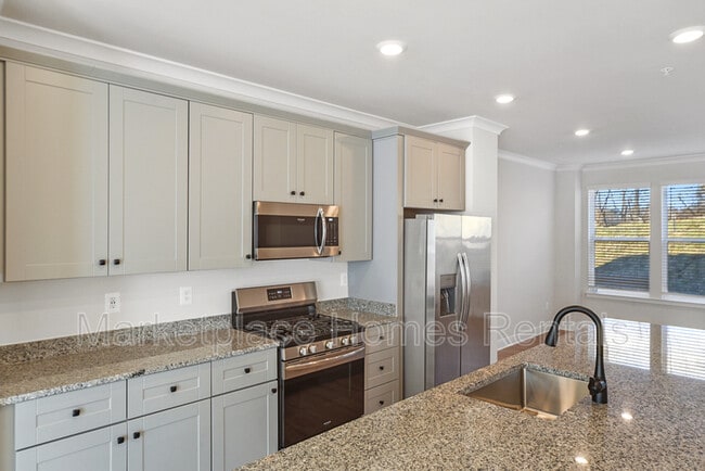 Foto del edificio - 4416 Roland Heights Ave