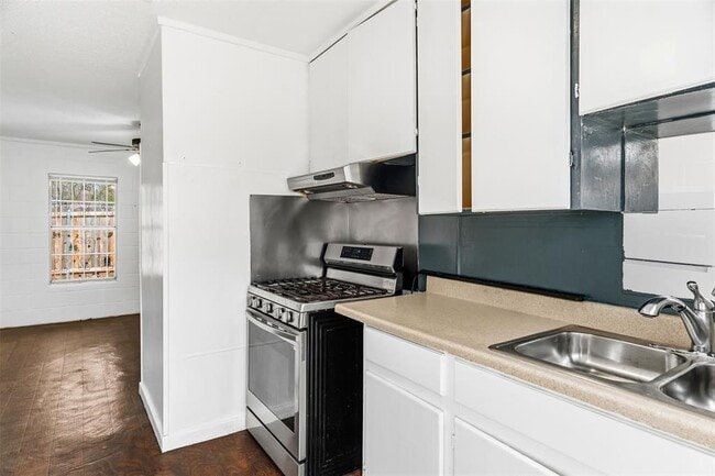 Building Photo - 1311 E M. Franklin Ave