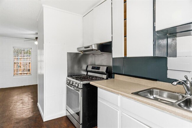 Foto del edificio - 1311 E M. Franklin Ave