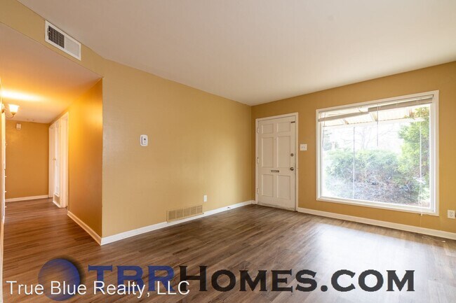 Foto del edificio - 3 br, 1.5 bath House - 13205 E 13th Ave