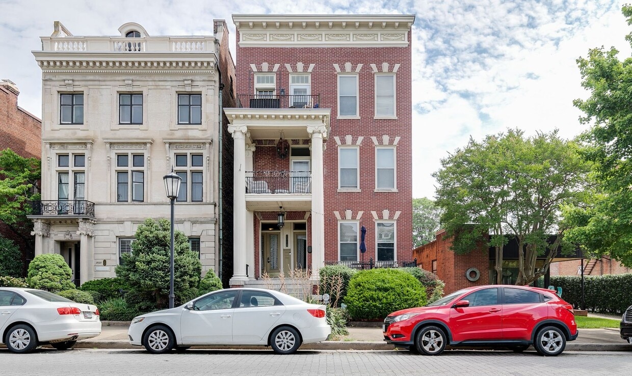 Primary Photo - 2018 Monument Avenue
