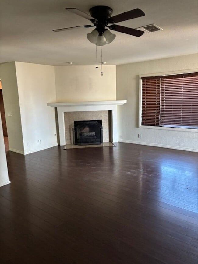 Building Photo - 51255 Avenida Velasco