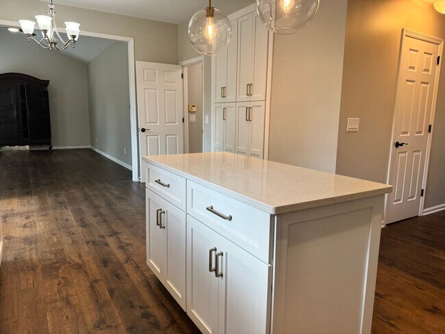 Building Photo - Fabulous 4BR remodeled home in Franklin
