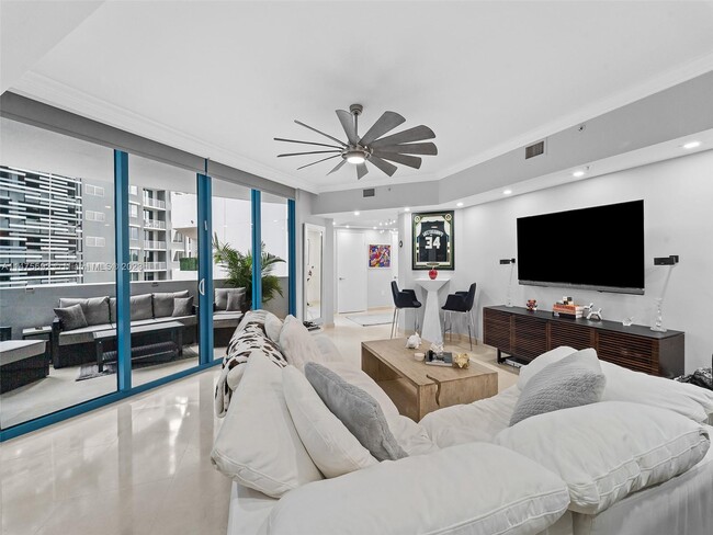 Building Photo - 333 Las Olas Way