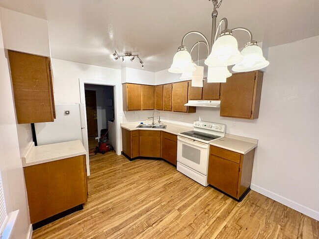 Foto del edificio - 411 E Plum St