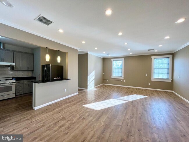 Foto del edificio - 501 Plainsboro Rd
