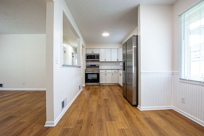 Foto del edificio - 3 Bedroom / 2 Bath Home with Finished Basment and Washer/Dryer!