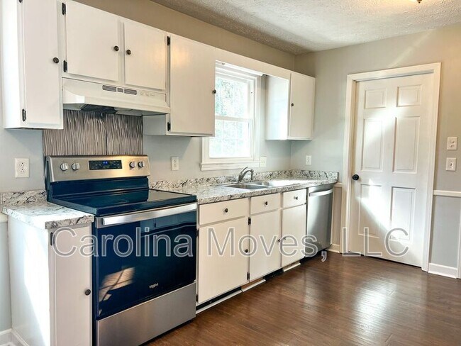 Foto del edificio - 206 Manassas Dr