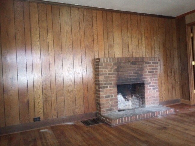 Foto del edificio - 303 Clemson Ave