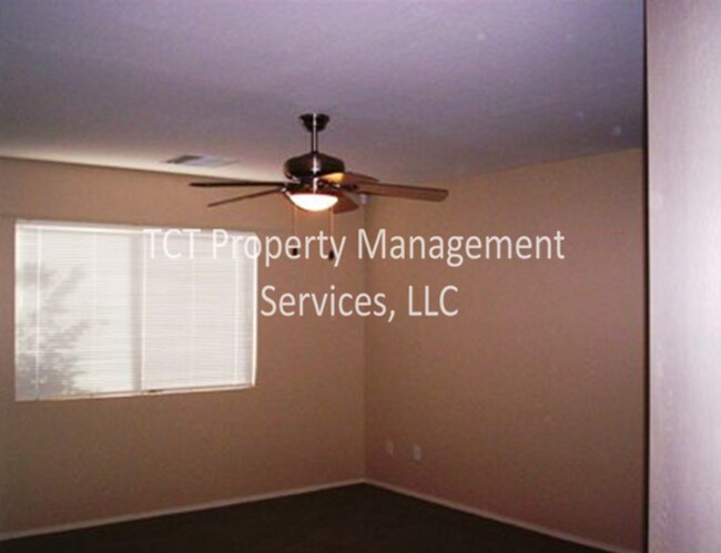 Foto del edificio - Great 3 Bedroom home in Estrella Vista!