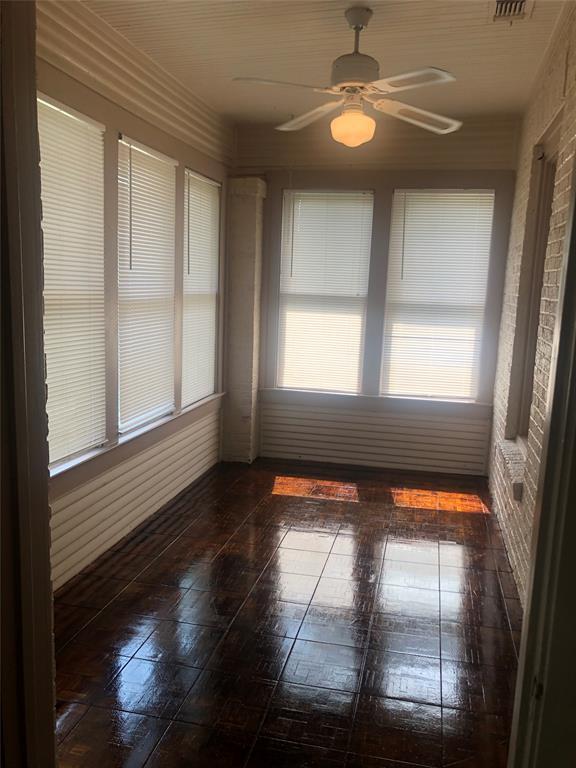 Foto del edificio - 4015 N Hall St
