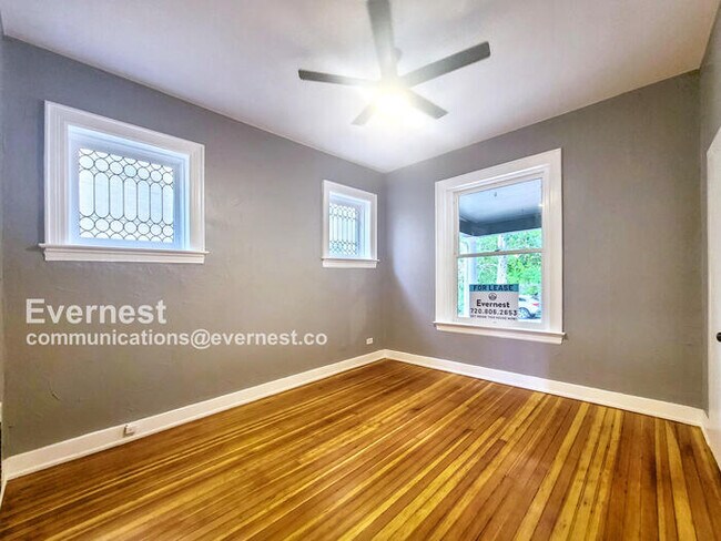 Foto del edificio - 1147 N Marion St