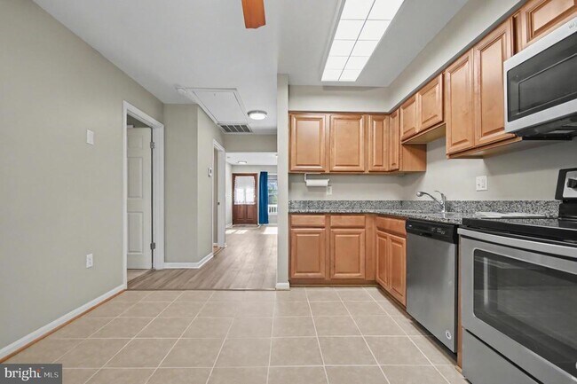 Foto del edificio - 934 Riversedge Cir