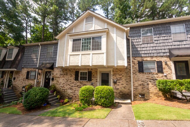 Foto del edificio - 804 Vestavia Villa Ct