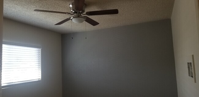 Building Photo - 853 Cerritos Ave
