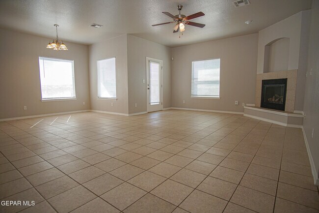 Building Photo - 7160 Mesquite Tree Ln