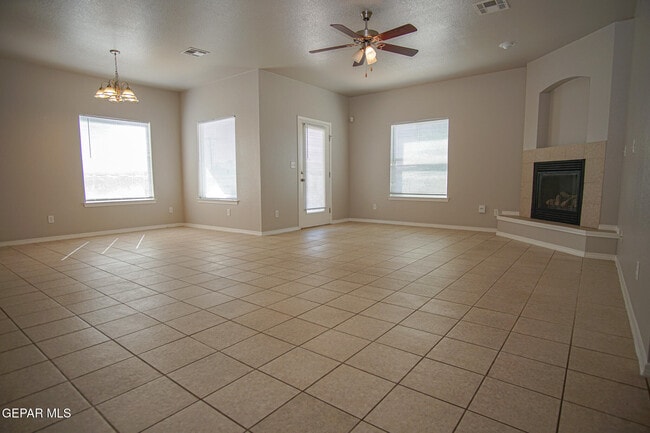 Foto del edificio - 7160 Mesquite Tree Ln