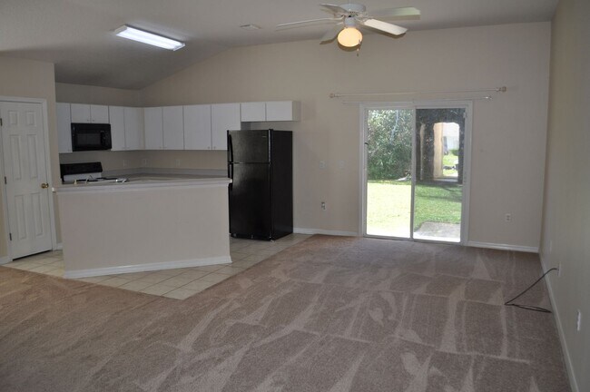 Building Photo - Ready to Rent
