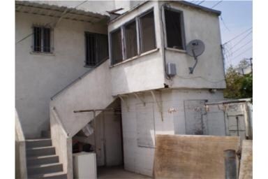 Building Photo - 6616 Makee Ave