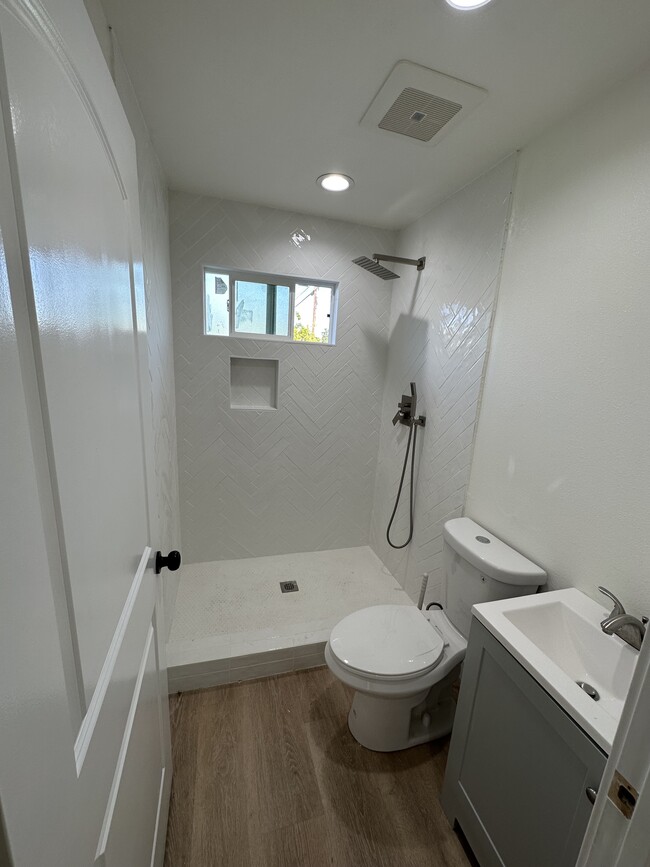 Building Photo - 10730 Crockett St