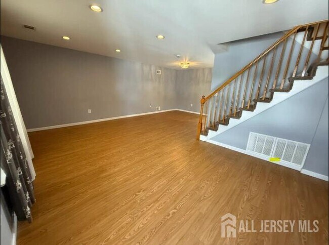 Foto del edificio - 942 Thomas Ave