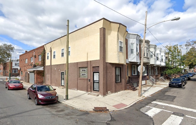 Building Photo - 2254 S Hemberger St