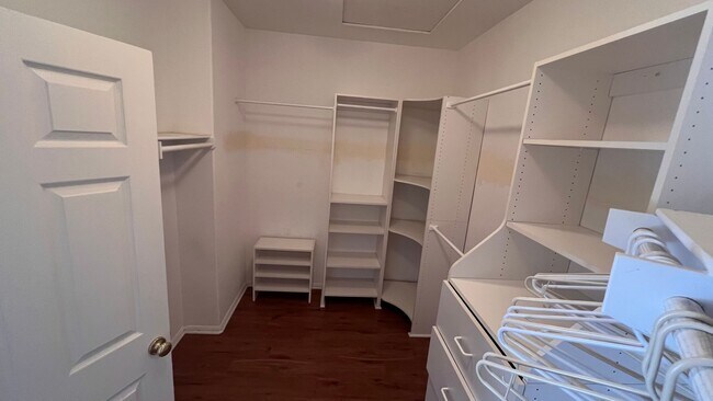 Foto del edificio - Beautiful home in gated community! Spaciou...