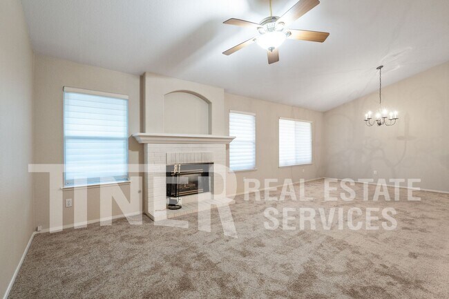 Foto del edificio - 2770 Ashland Dr