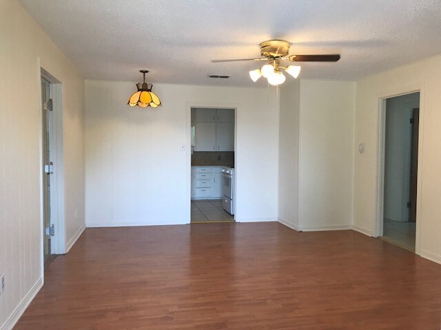 Foto del edificio - 2210 Juanita Ave
