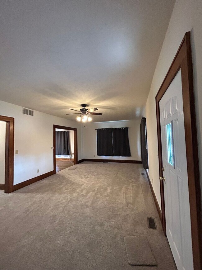 Foto del edificio - Large 3 Bedroom Home