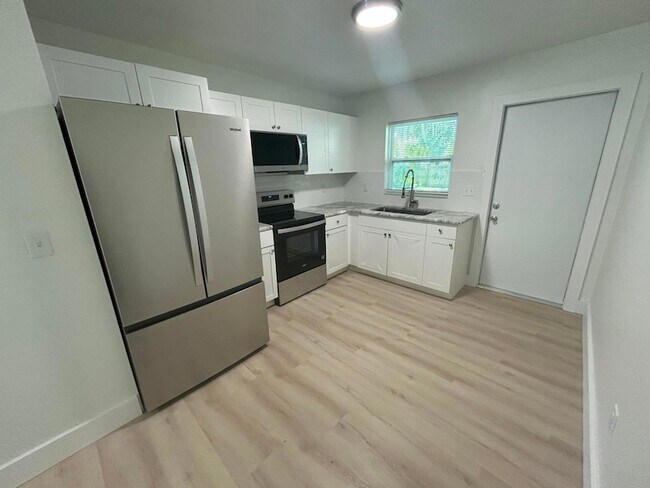 Foto del edificio - 2147 Sibley Ave