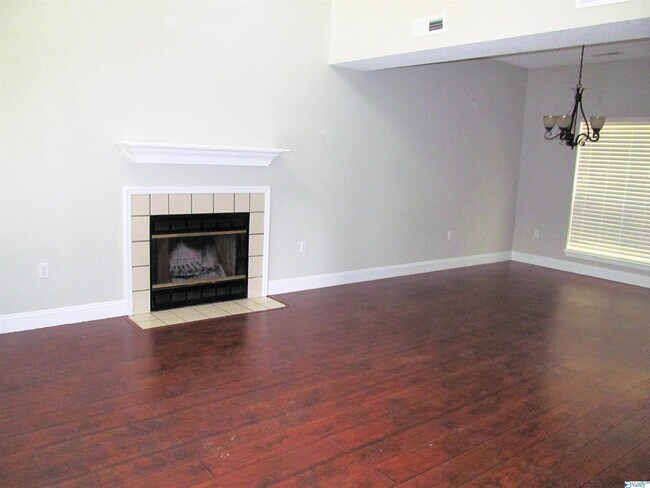 Building Photo - 202 Marlboro Way
