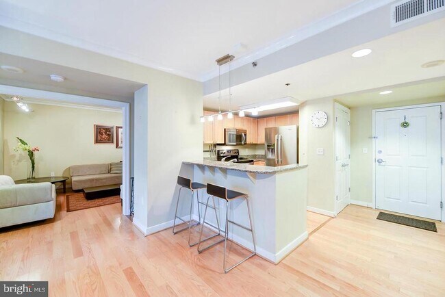 Foto del edificio - 777 7th St NW