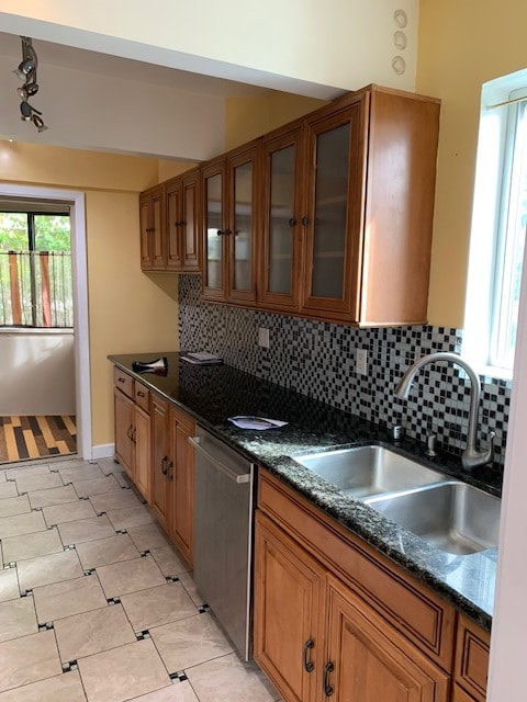Building Photo - 320 Via Casitas