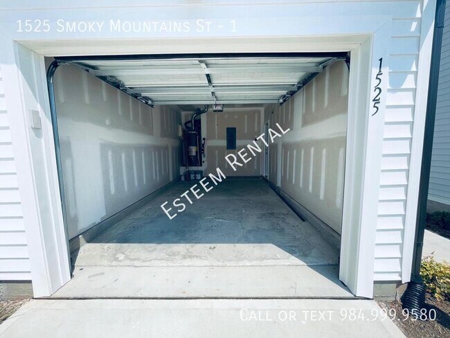 Foto del edificio - 1525 Smoky Mountains St
