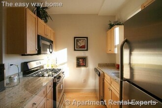 Building Photo - 110 Second St Unit #PH13