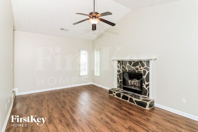 Building Photo - 7185 E Village Ct