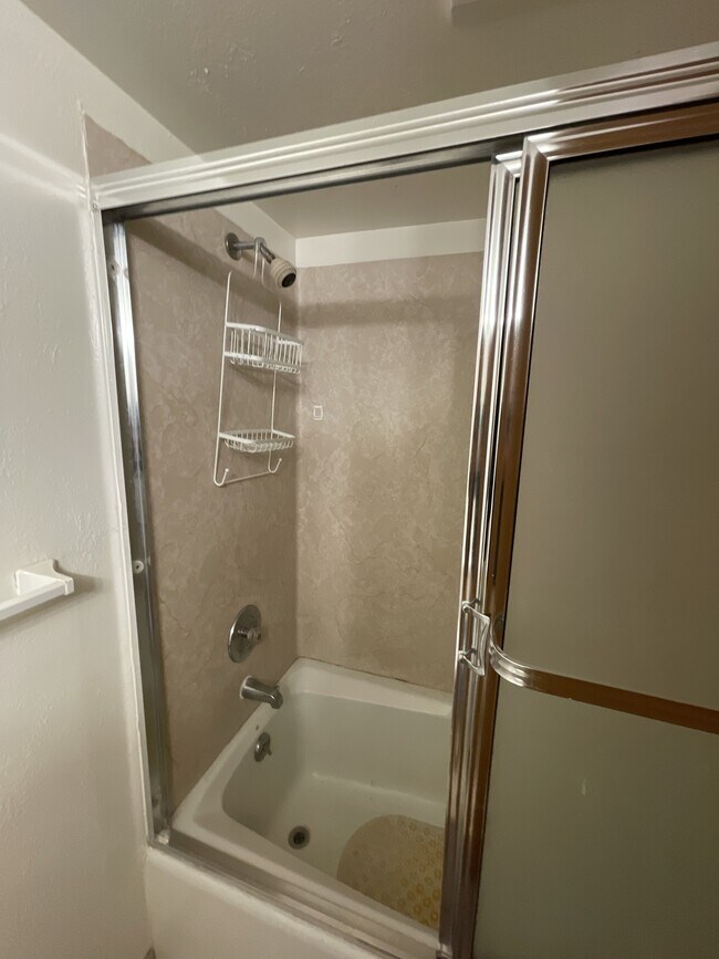 Foto del edificio - 1818 NE 55th St