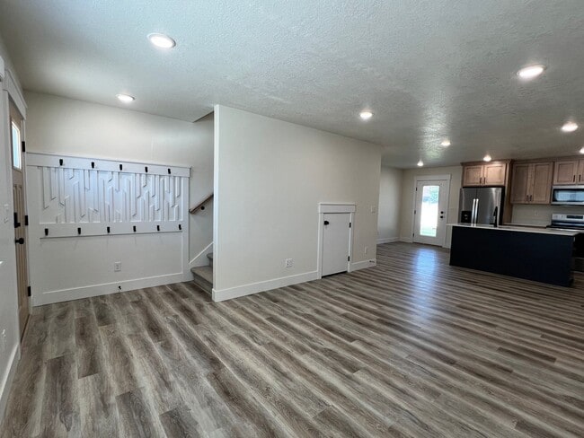 Building Photo - 3780 N Philbin Rd