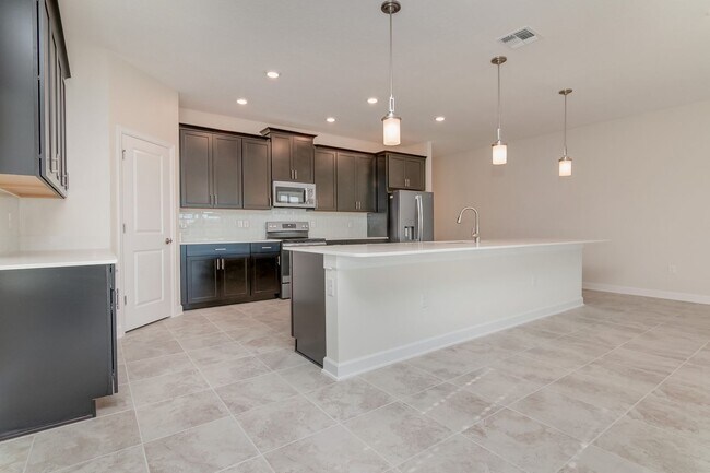 Building Photo - Beautiful 2 Story 4 bed/2.5 Bath For Rent ...