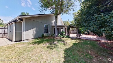 Building Photo - 3155 Hampstead Dr