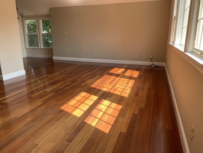 Building Photo - 2117 Ashby Avenue, Unit 2119 Ashby Avenue
