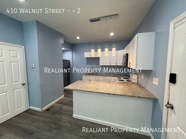 Building Photo - 410 Walnut St