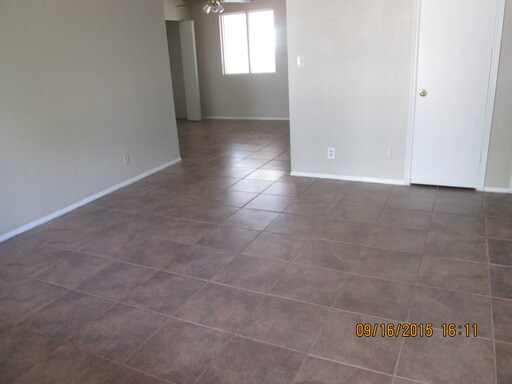 Building Photo - 1162 S Ironwood Dr