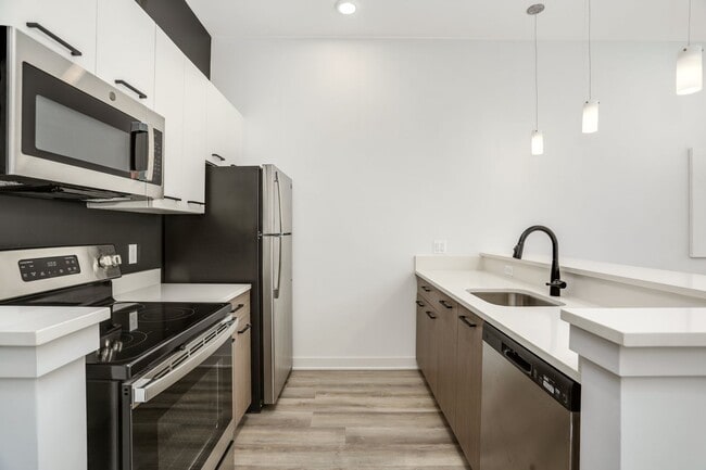 Interior Photo - The Roy