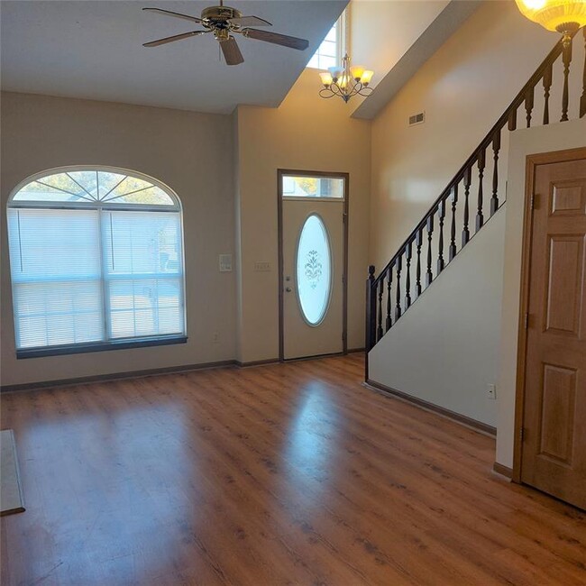 Building Photo - 3138 River Shore Pl