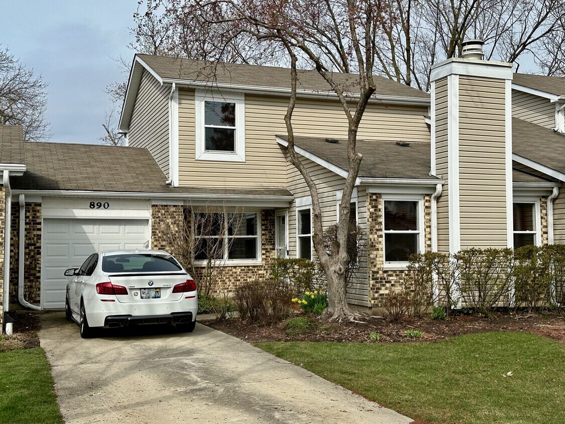 Primary Photo - 890 Colony Lake Dr